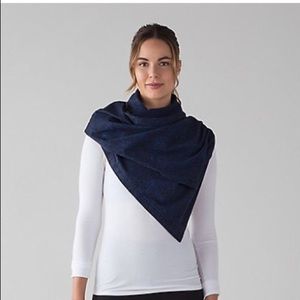 Lululemon infinity scarf